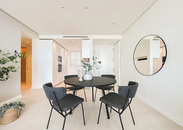 Palo Alto Indoor Pool Gym View Wifi Parking